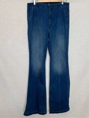 MOTHER Dart Doozy Second Thyme Around Wash Blue Flare Jeans Size 34